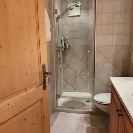 Apartment Closel 4 *